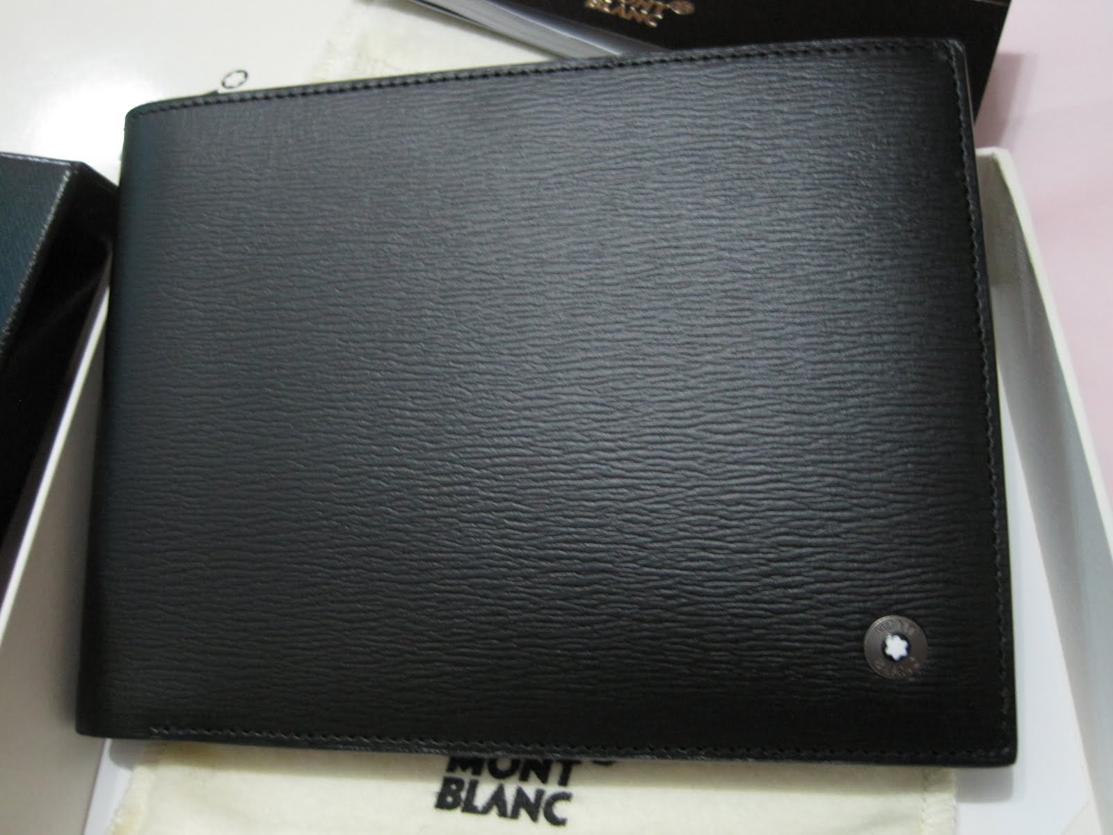 shop4luxurygifts WTS BNIB Montblanc Mont Blanc westside 4810 4cc wallet with coin case