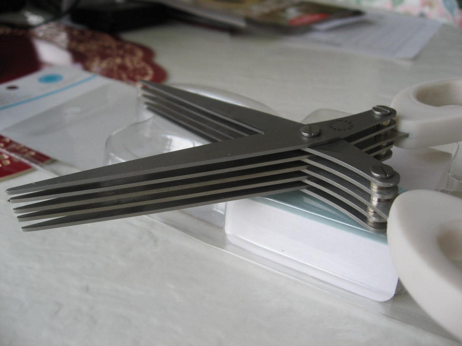 Sew Whats New FRINGE SCISSORS