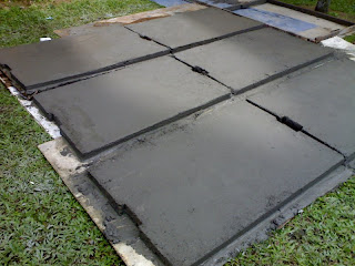 Estana Court Drainage Cover Concrete Covers With Steel Mesh Inside Is Being Mold