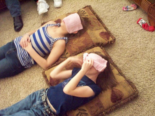 [nicoleandsarah3.jpg]