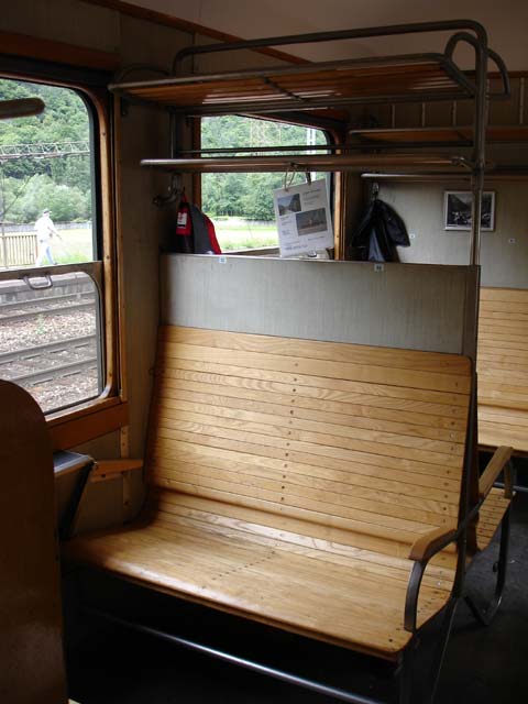 [scompartimento-3-classe.jpg]