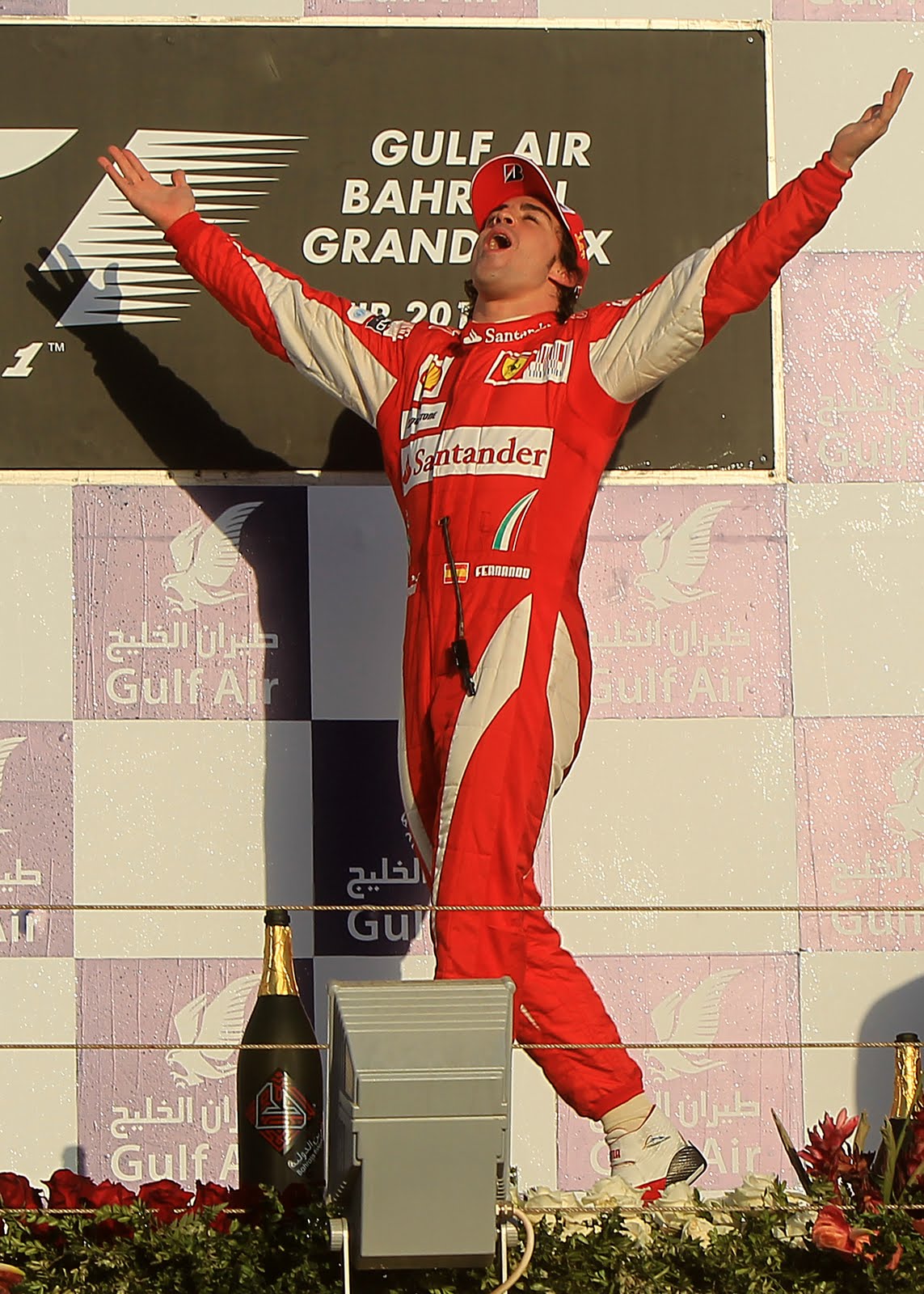 [Fernando+Alonso+celebrates+.jpg]