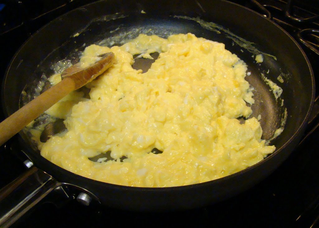[scrambled+eggs+045-1.JPG]