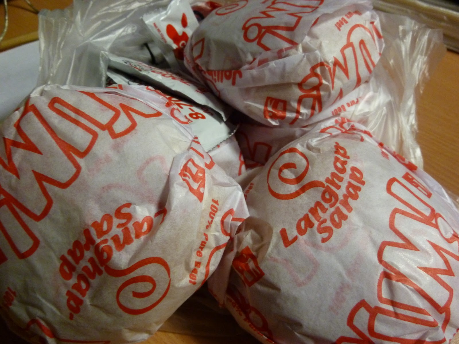 Jollibee Yum Burger The Daily Posh A lifestyle and travel blog.