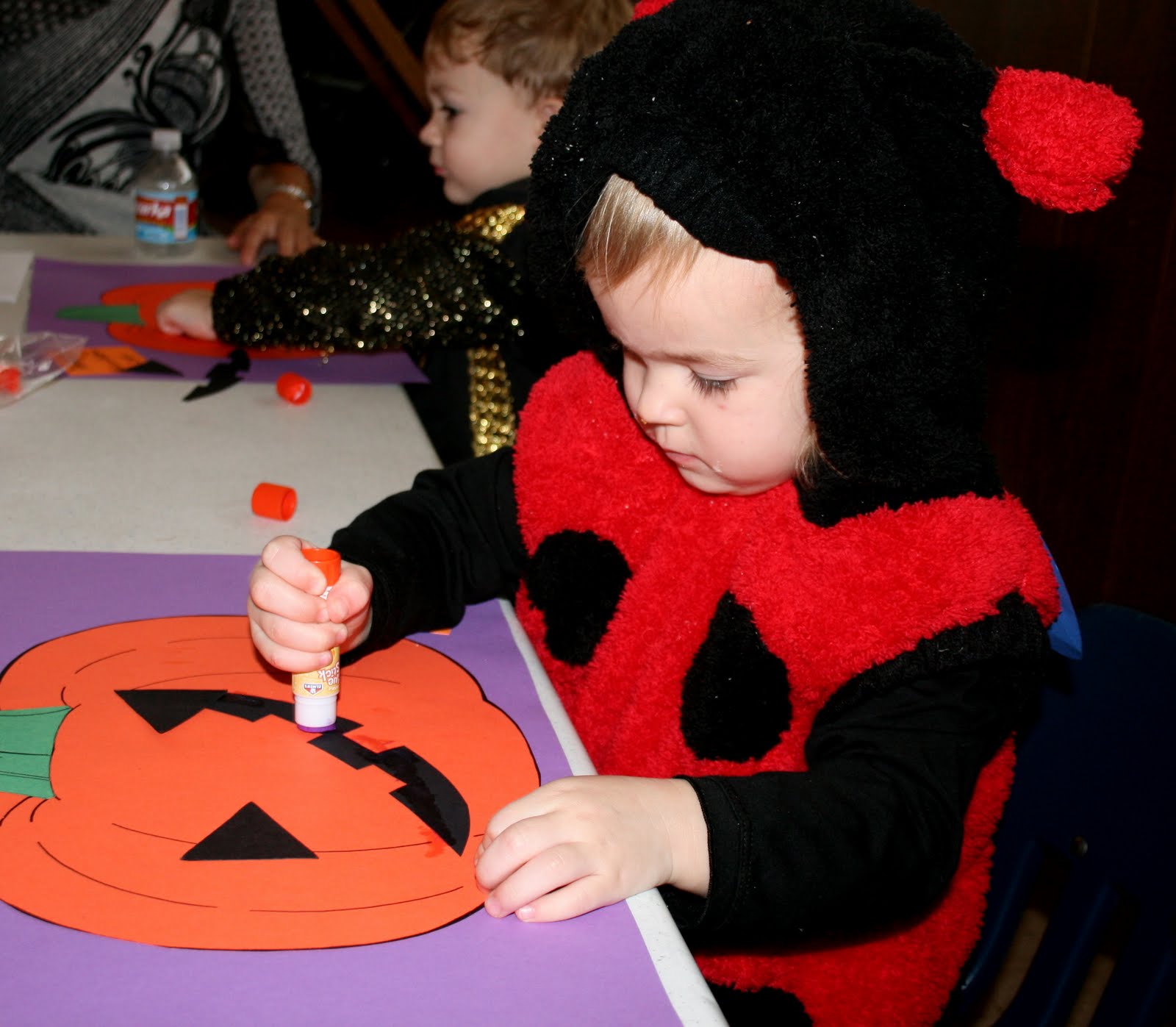 [ava+at+3+weeks,+gymboree+halloween+party,+maddie's+fall+carnival+155-1.jpg]