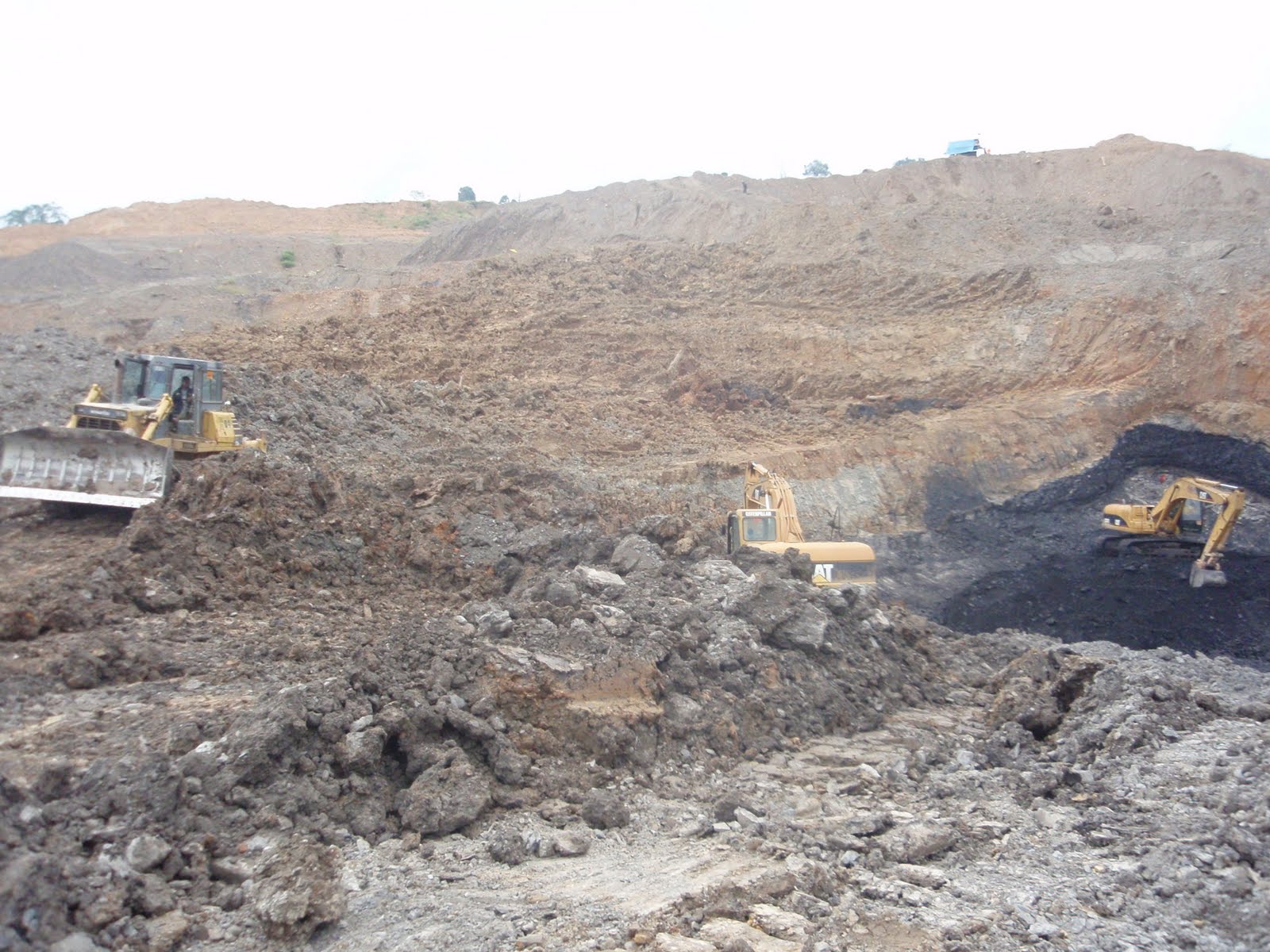 Menguras Isi Perut Bumi | Liestya Kreasi