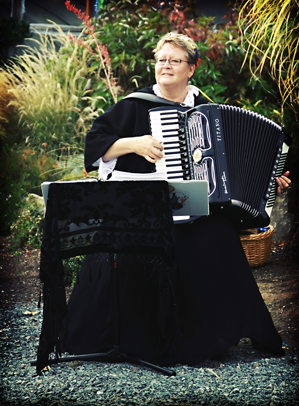 [13_9661_Michele+our+Accordian+Player.jpg]
