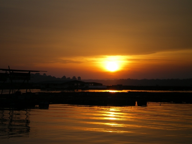 [Sunset1e.JPG]