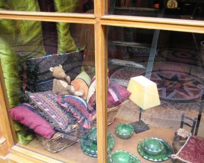 [windowshopping.jpg]