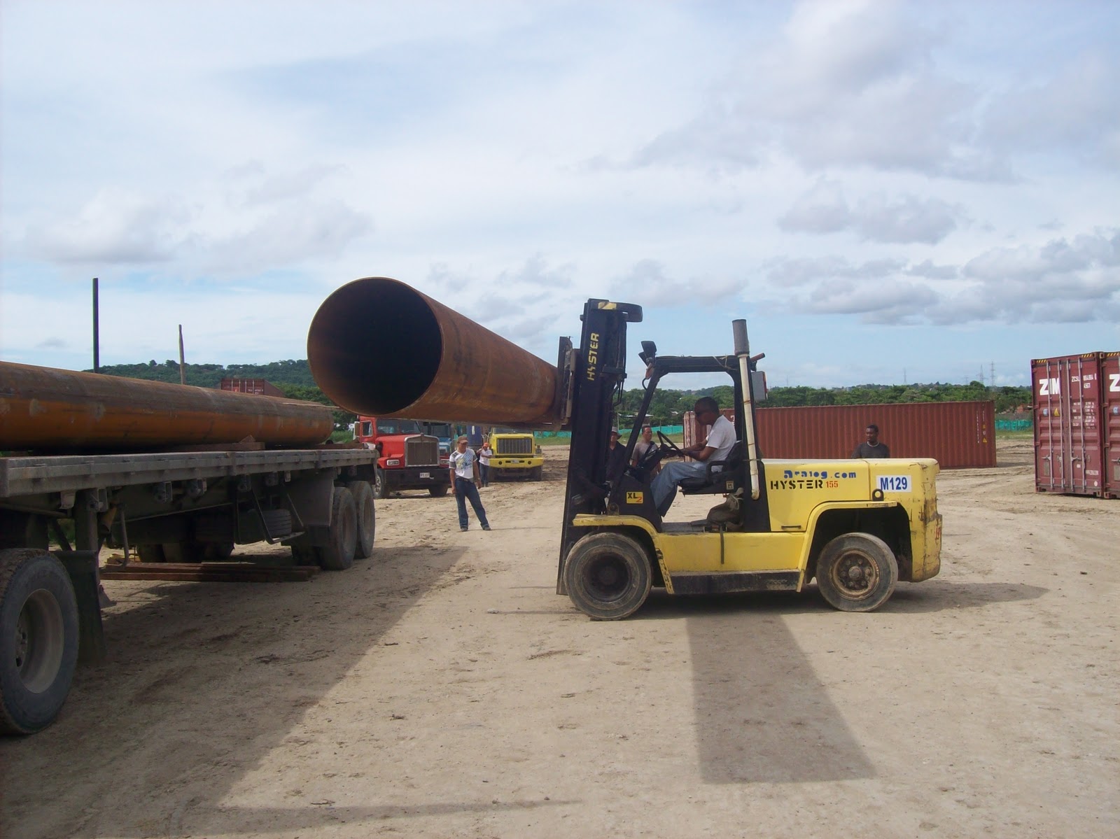 OPERADORES DE MONTACARGAS: ARATEL LTDA ::como descargar tubos de los