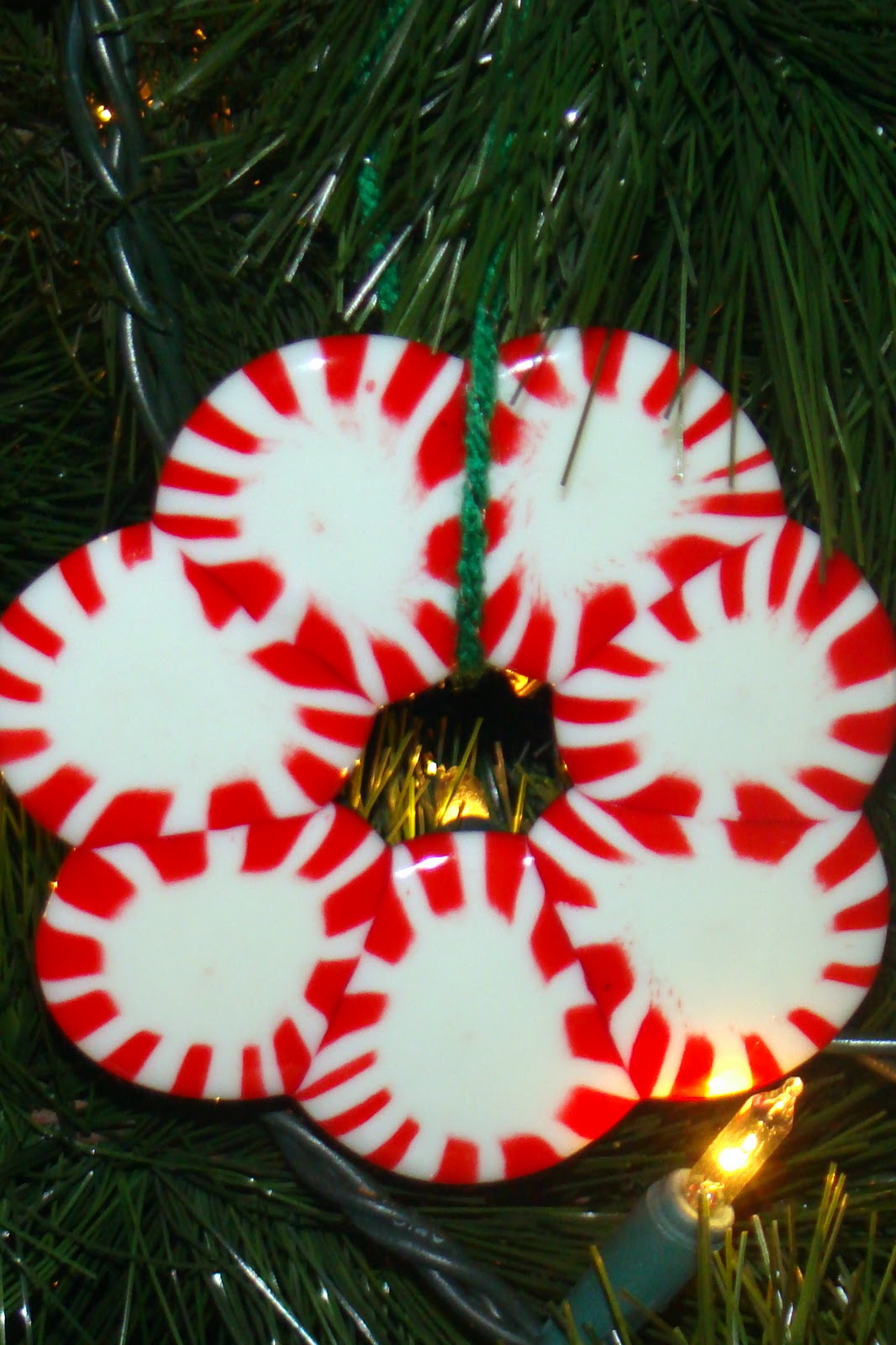 Sitting At Our Kitchen Table: Peppermint Candy Wreath
