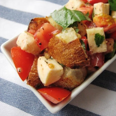 tomato mozzarella basil italian bread salad