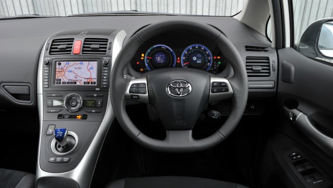Toyota Auris HSD hybrid dashboard