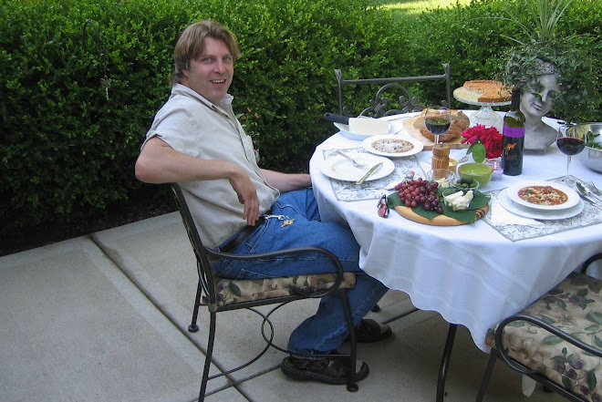Have U Met "Lucky B"? ~ Mark dining alfresco (What, no mosquitoes?)