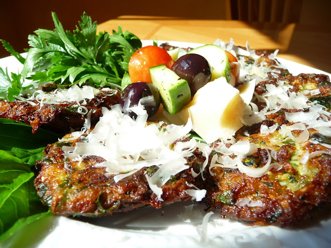 Kolokithokeftedes (Zucchini Fritters, Greek Style/Katie Style)