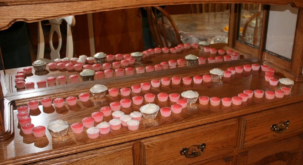 [cupcake.JPG]