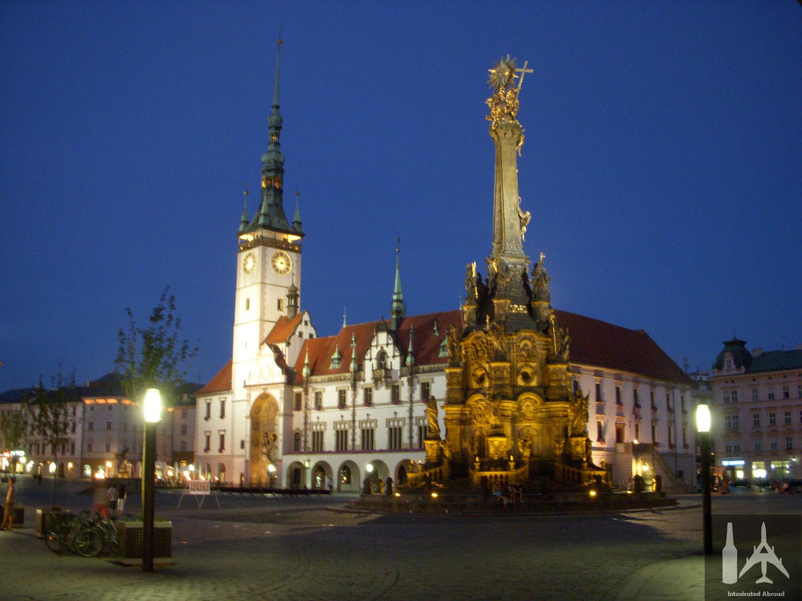 http://4.bp.blogspot.com/_Hzs7Y5zsV6U/TFMQxVb5teI/AAAAAAAAAXQ/d81OYWCzYOY/s1600/olomouc.JPG