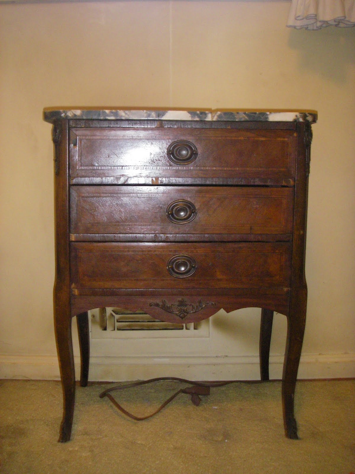 Yard Sale/Furniture/Estate Sale Small chest nightstand Hepplewhite style