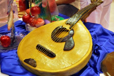[04_guitarra_em_massa_pao.jpg]