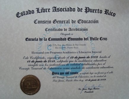 CERTIFICADO DE ACREDITACIÓN otorgado por el Consejo General de Educación de Puerto Rico