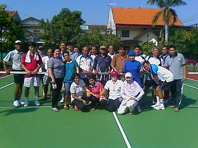 Teman-teman di JHP Tennis Club