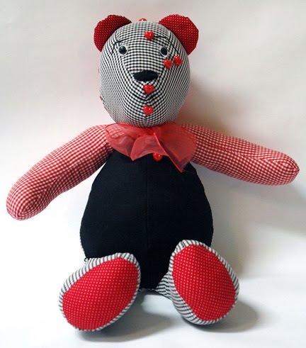 [Checkers+the+tapping+bear.jpg]