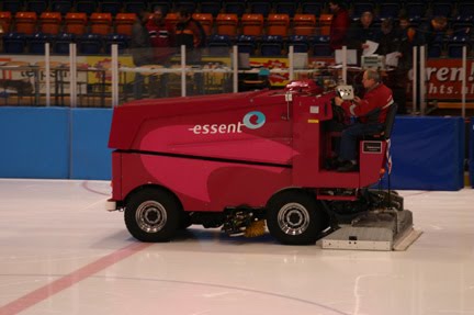 [Zamboni.jpg]