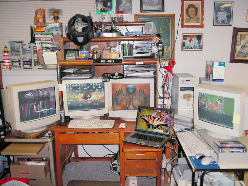 [Wade_s_Computer_Room.jpg]