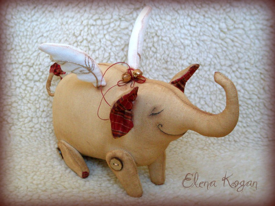 Слон и свинья. Текстильный Слоник. Текстильные слоны. Слон авторская игрушка. Слоник в стиле примитив.