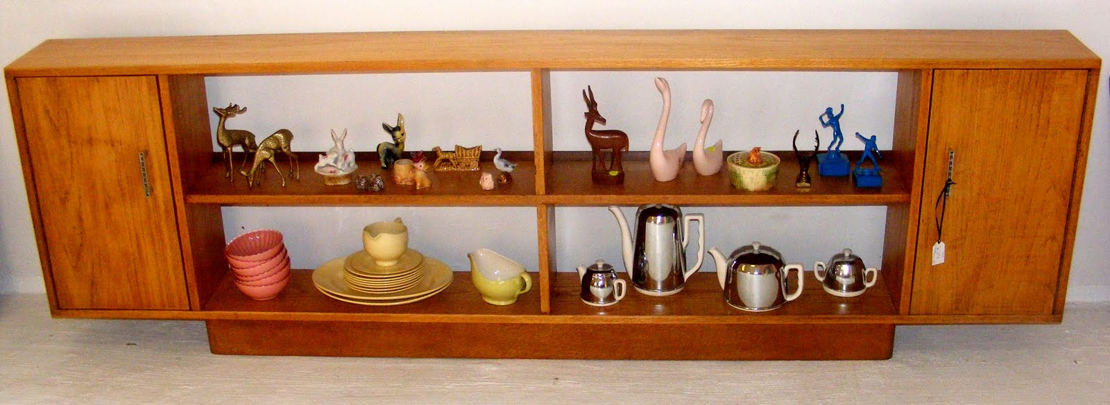 VAMP FURNITURE March 2010