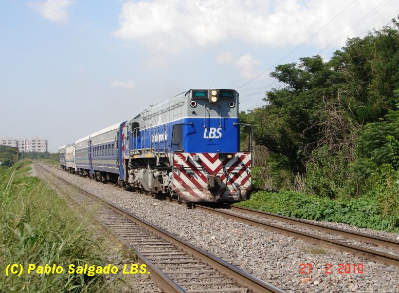 [MF+704+POR+EL+KM+16,500.JPG]