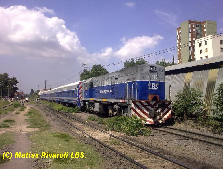 [F+613+LLEGANDO+A+MADERO+5.JPG]