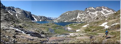 Panorámica desde el Ibón alto de Bachimaña Panorámica desde el Ibón alto de Bachimaña
