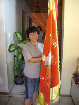 Minha eterna amiga Marinice Pereira com a bandeira do divino