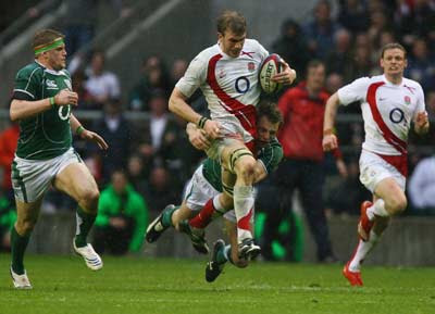 Tommy Bowe, the Hound of Ulster, catches a hould of Nick Easter at Twickers last year