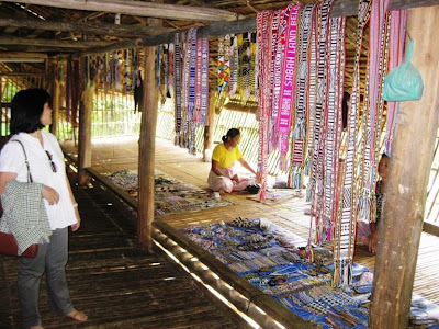 KINABALU: RUNGUS LONGHOUSE - KAMPUNG BAVANGGAZO
