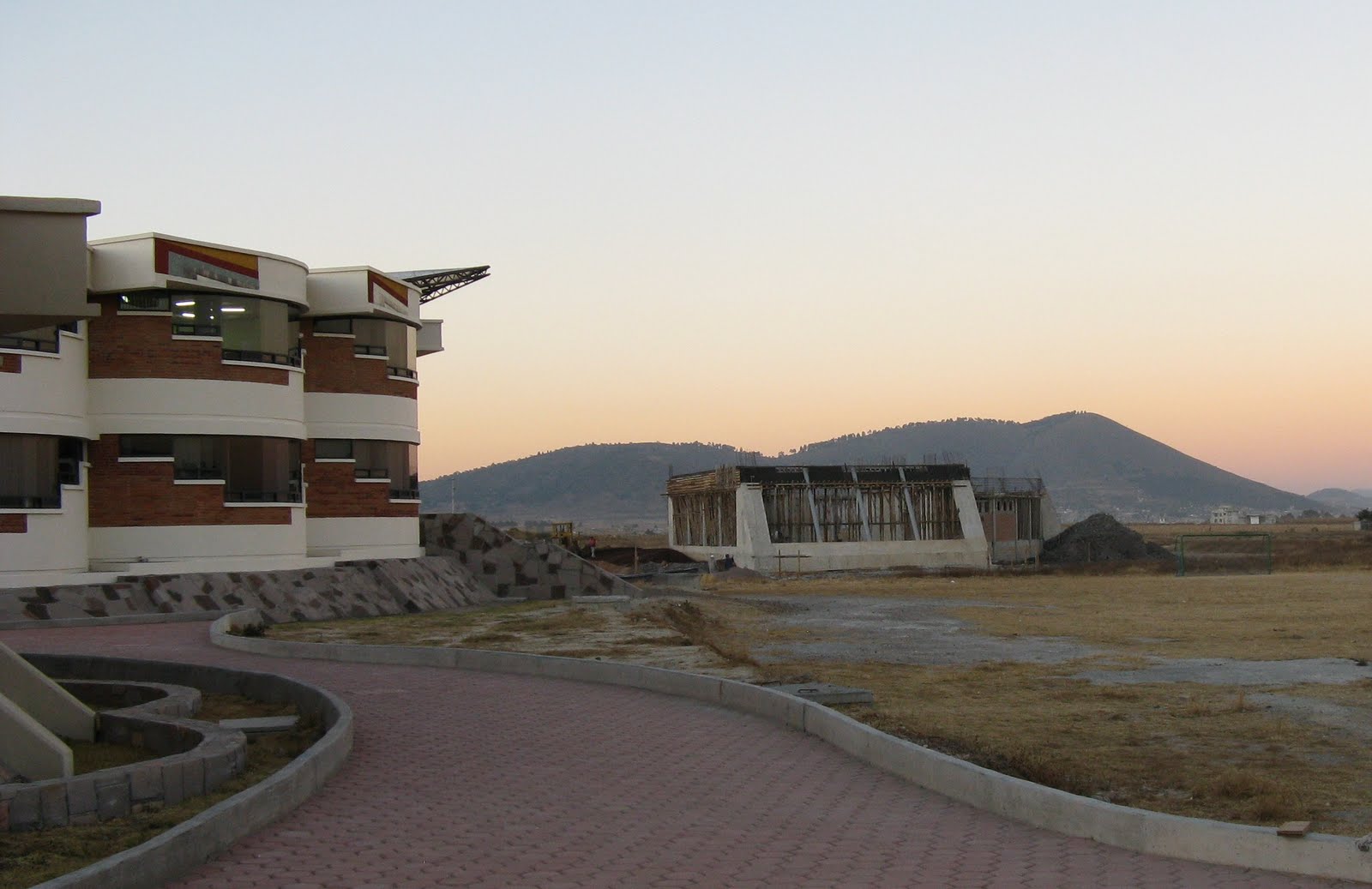 Bibliotecas Mexicanas: 4. SAN FELIPE DEL PROGRESO, MÉXICO. AMOXKALLI DE