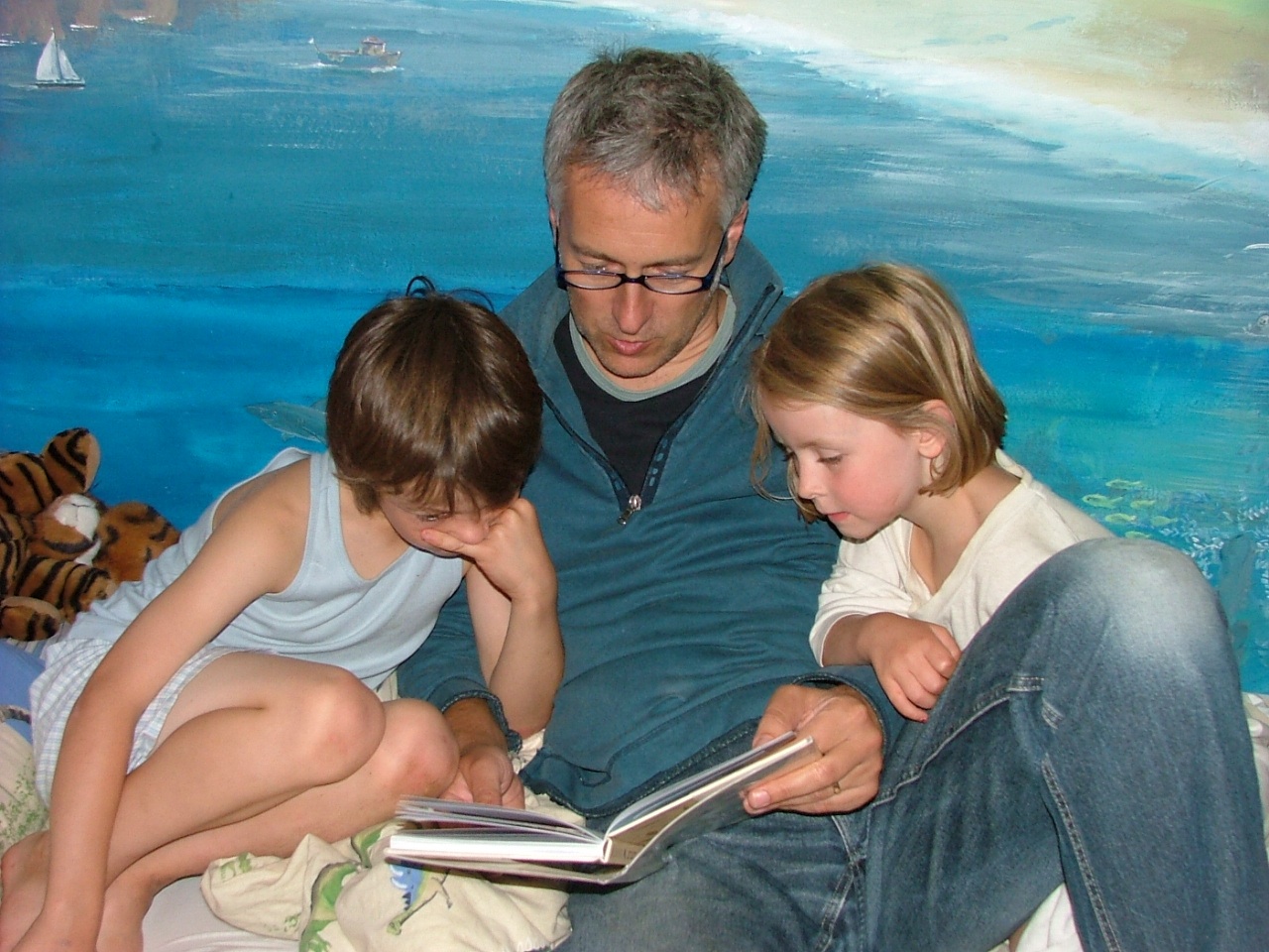 [Reading+with+kids.jpg]