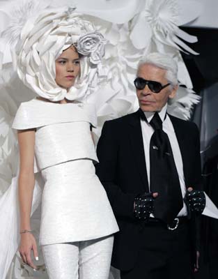 [Karl+Lagerfeld+para+Chanel+3.jpg]