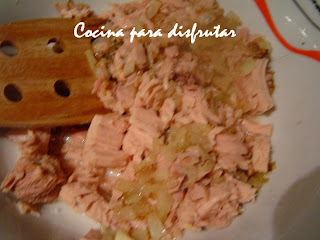 HAMBURGUESAS DE ATÚN CON PANECILLOS DE LINO