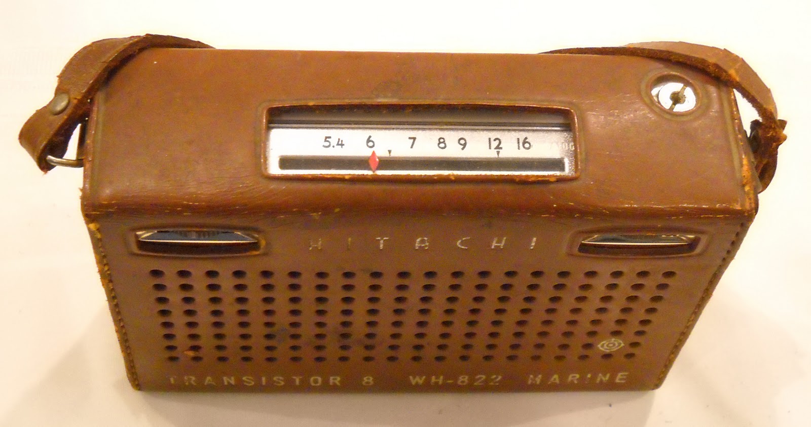 Mikes Old Radios HITACHI WH822 TRANSISTOR 8 MARINE