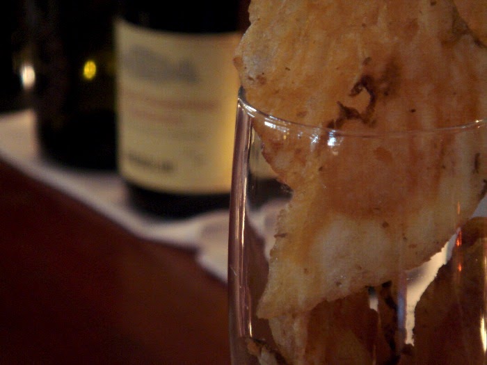 Vin de la Table Potato Chips and Sparkling Wine KISSING