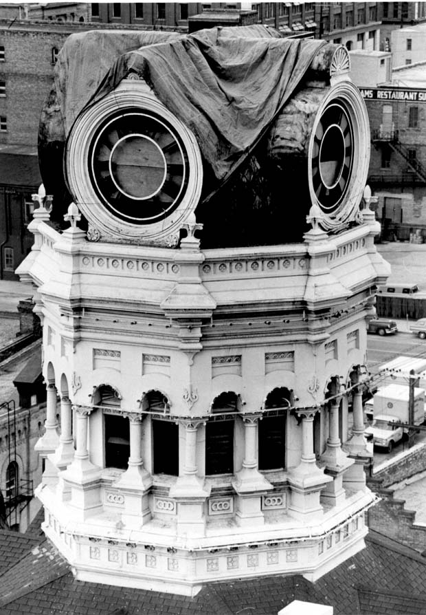 Winnipeg Places Downtown Places Edmonton Court Clock