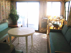 Saloon forward