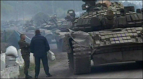 [_44904553_4tanks466.jpg]