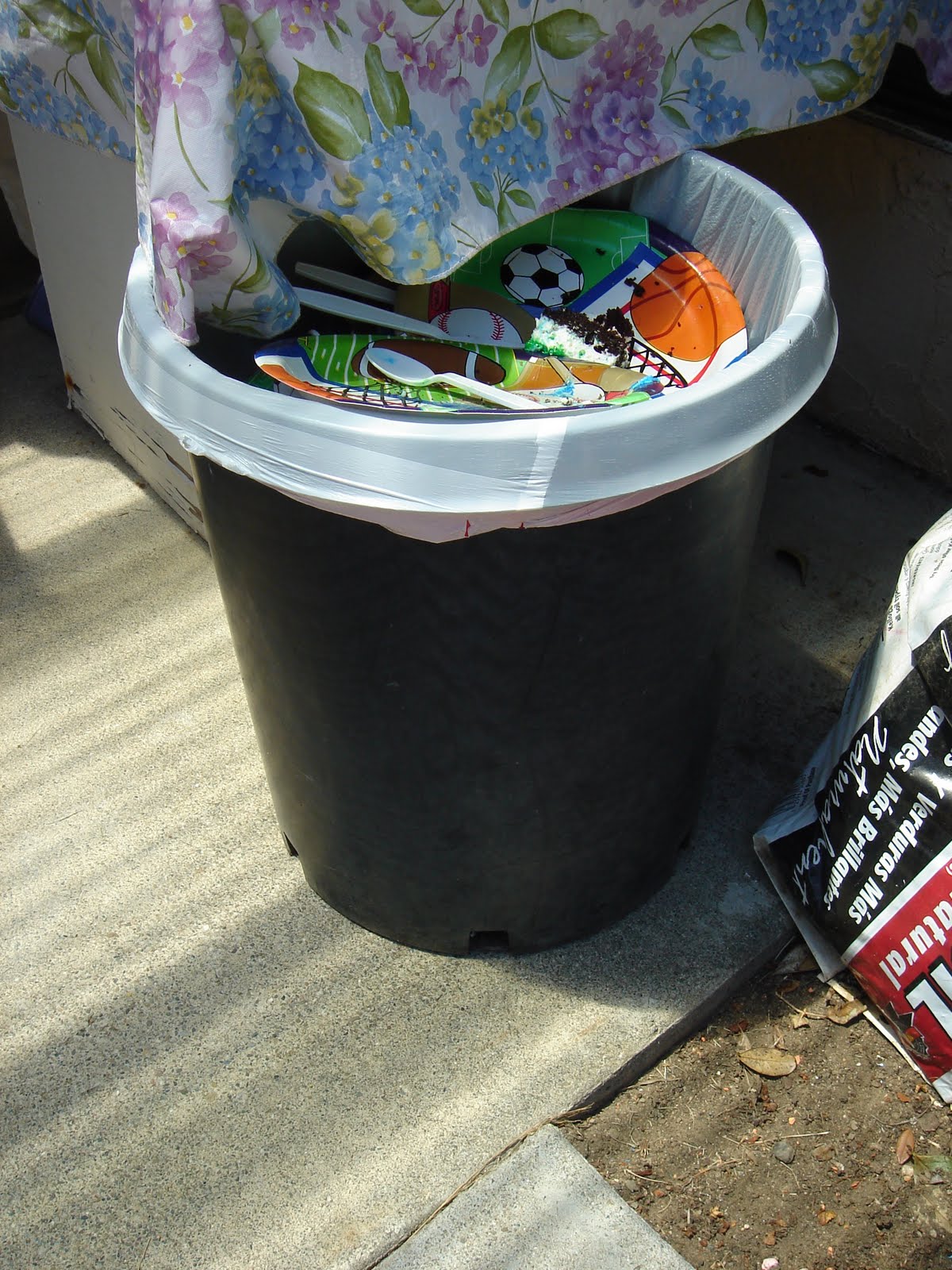 Inspirations: Outdoor Trash Can