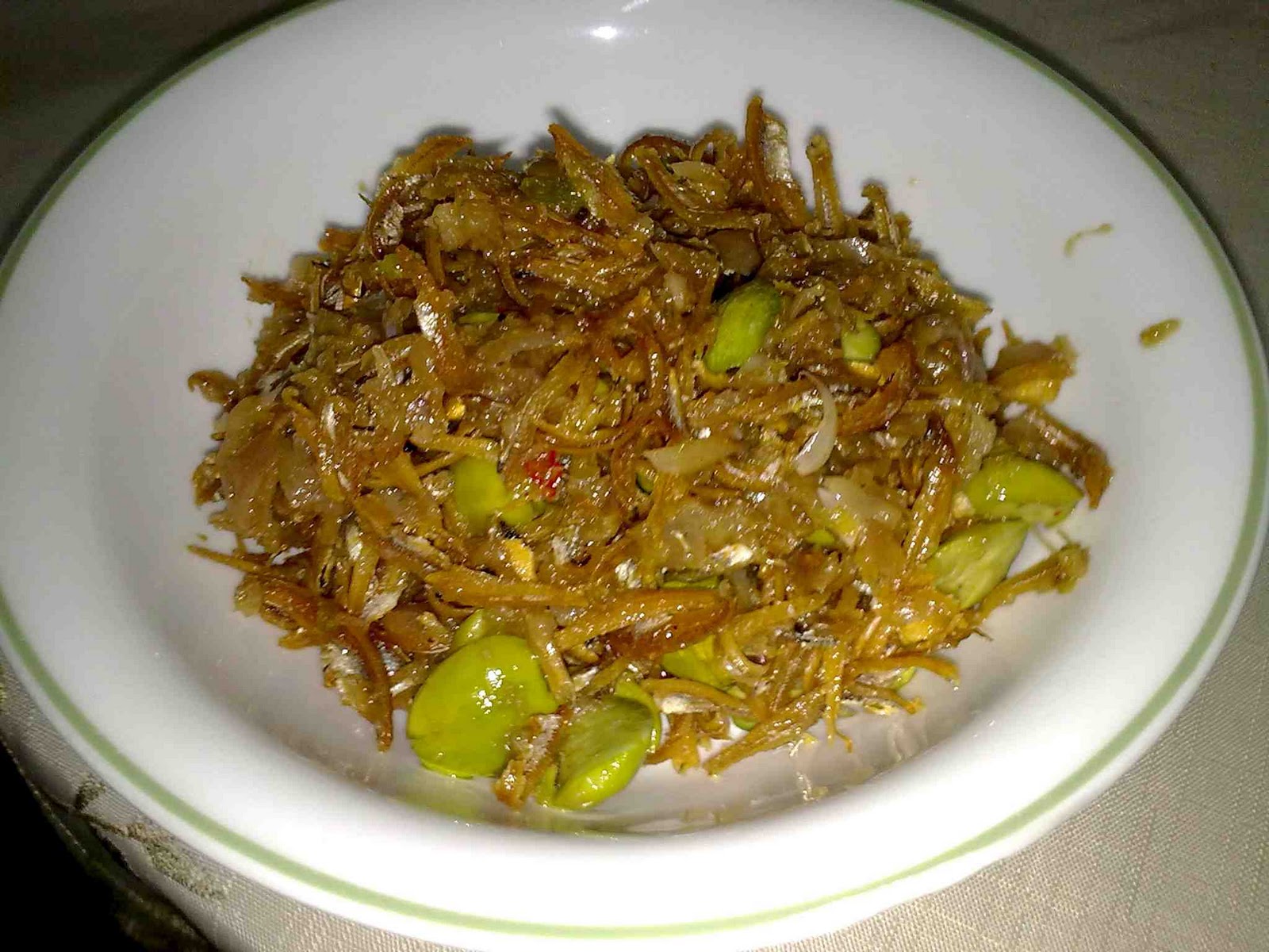 mums old recipe book: Ikan Bilis Goreng dengan Petai (Fried Dried