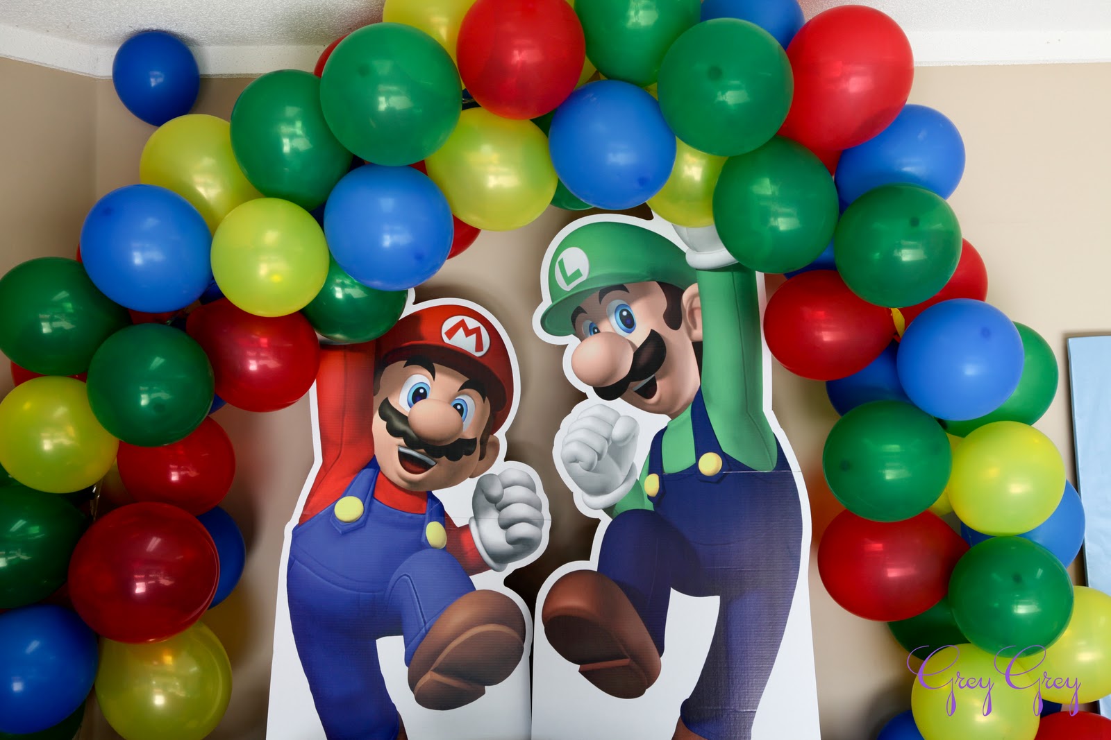 Greygrey Designs My Parties Super Mario Birthday Party For Every Kids Party My Favorite Go To Food Is The Dipped Marshmallow Love Them And I Thought They Resembled Cute Little Graphic Flowers Like