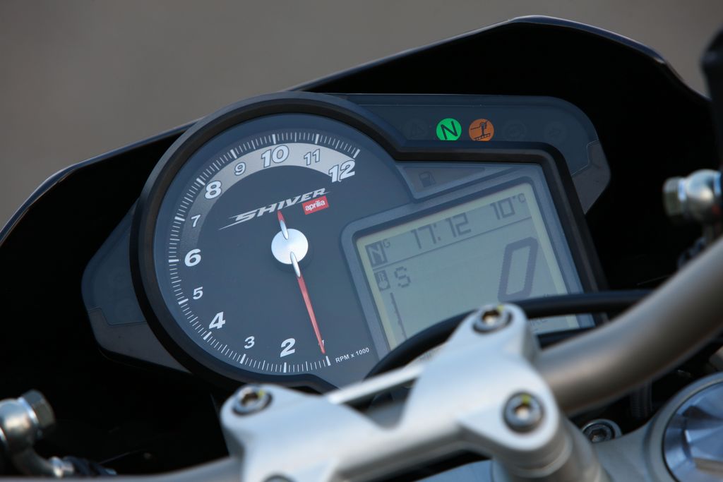 2011 aprilia shiver 750