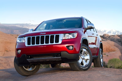 2011 Jeep Grand Cherokee Front Angle View